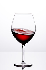 Rotwein Glas schwung