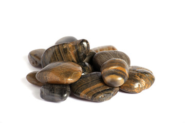 pietre su fondo bianco