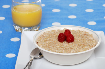 oatmeal with raspberries