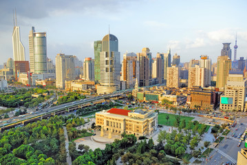 Naklejka premium China Shanghai Opera House and city skyline
