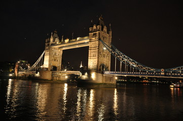 London Bridge by nigth