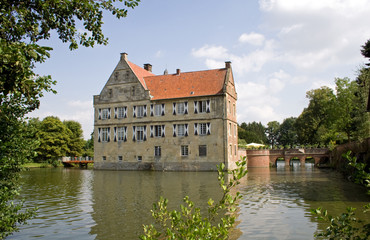 Fototapeta na wymiar Wasserburg Huelshoff w Münster