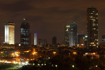 Fototapeta na wymiar Wieżowce w centrum Tel Awiwu
