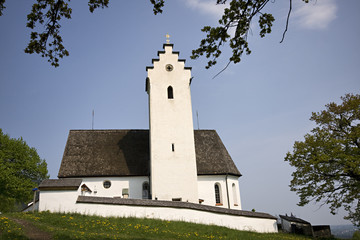 Fototapeta na wymiar kirche bei brannenburg