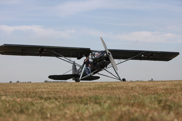 Flugzeug Oldtimer Fiesler Storch rollend
