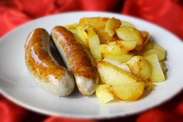 bratwurst mit bratkartoffeln