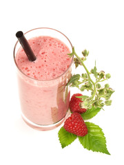 Milchshake mit Himbeeren