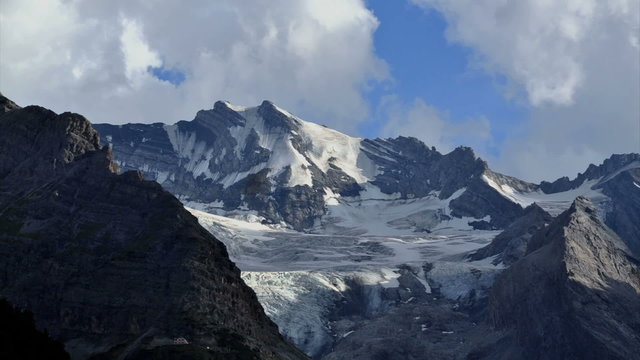 Timelapse film of a glacier in the Alps.