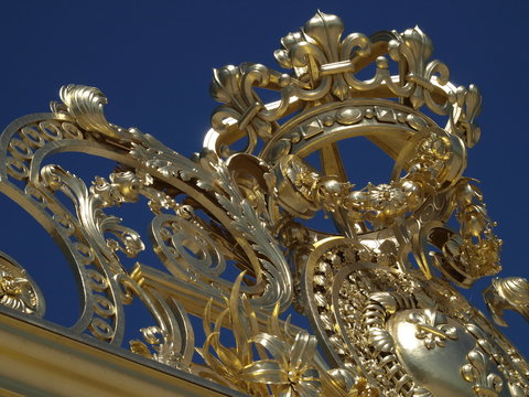 Corona borbonica en Versalles