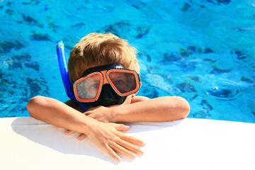 kid snorkeling