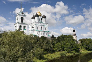 Fototapeta na wymiar Pskowa Kremla view
