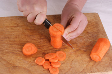 prepare vegetables to make a nice and healthy soup