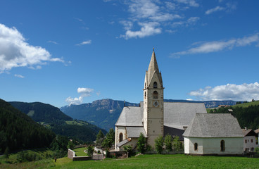 Fototapeta na wymiar Kirche in Mölten