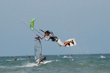 kitesurf jumping