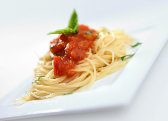 SPAGHETTI WITH TOMATO