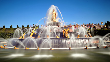 Jardin du chateau de Versailles: les grandes eaux - obrazy, fototapety, plakaty