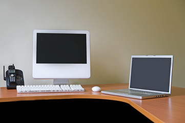 Computador, laptop y teléfono