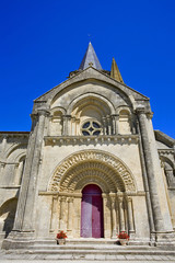 Fototapeta na wymiar france,charentes-maritimes,Aulnay : église st pierre