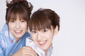 浴衣を着た女性