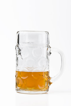 Ma&szlig;krug halbleer