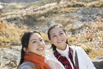 女性2人のポートレート