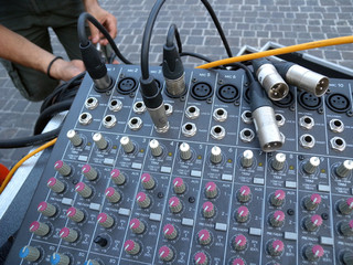 Mixer audio con tecnico