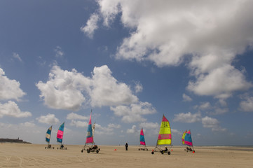 Char à voile sur la plage de Berck-sur-mer (Côte d'Opale)