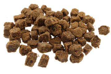 des morceaux de sucre brun de fabrication artisanale