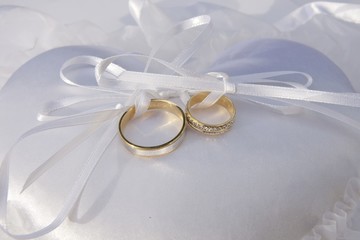coussin de mariage avec alliances