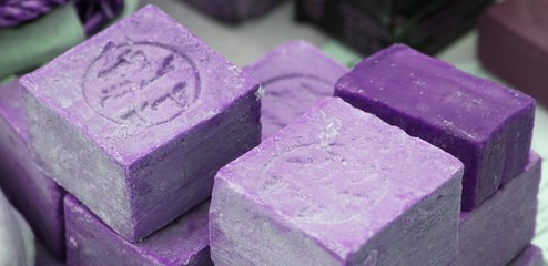 Savon Alep violet
