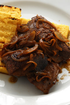 Fegato di maiale e cipolla con polenta - Secondo di carne