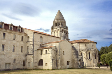 Fototapeta na wymiar Francja, Charente Maritime, święty: warcaby Abbey