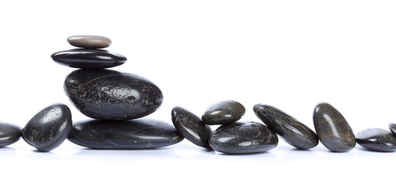 Galets zen / pierres empilées et pierre dorée