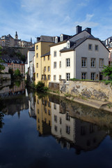 Obraz premium Canal dans le vieux Luxembourg