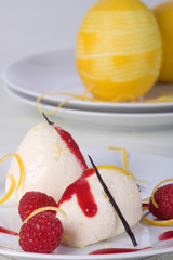 Himbeeren mit Zitronenmousse