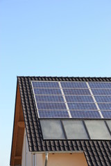 Fototapeta premium Solarzellen auf dem Dach
