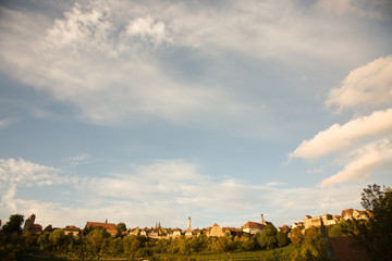 Blick auf Rothenburg ob der Tauber vom Taubertal aus