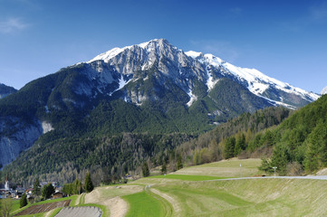 Fototapeta na wymiar mountain view in the alps