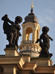 Fototapeta na wymiar Anioł na Brühl Terrace w Dresden Frauenkirche