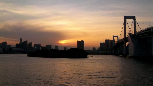 夕暮れのレインボーブリッジ