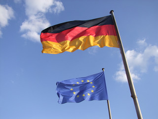 Deutschlandfahne und Europafahne