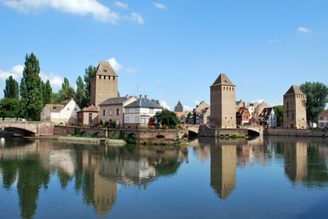 Les Ponts Couverts à Strasbourg - obrazy, fototapety, plakaty