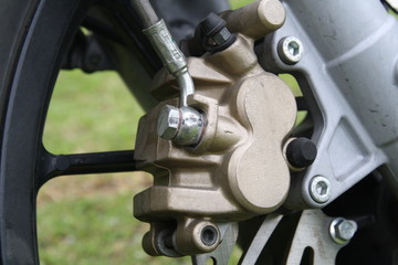 Fototapeta premium Pinza de freno de una motocicleta.