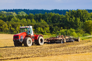 Traktor auf dem Feld