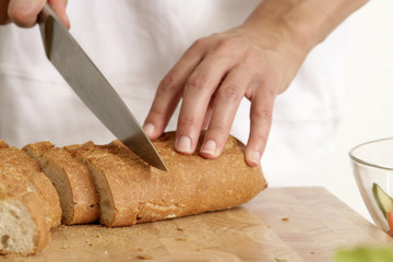 brot schneiden