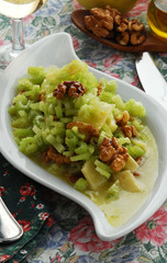 Sedano noci e parmigiano - Contorni della toscana