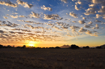 Fototapeta na wymiar Sonnenaufgang in der Wüste
