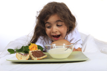 Petit d&eacute;jeun&eacute; au lit !!!