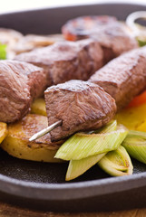 Grill Spiess auf Gemüse