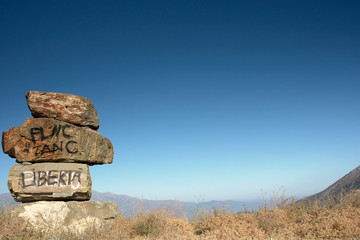 corse   tag et symbole indépendantiste au col de San Stefanu